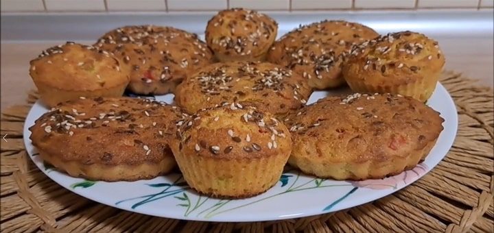 Savory Pies with Leeks and Cheese