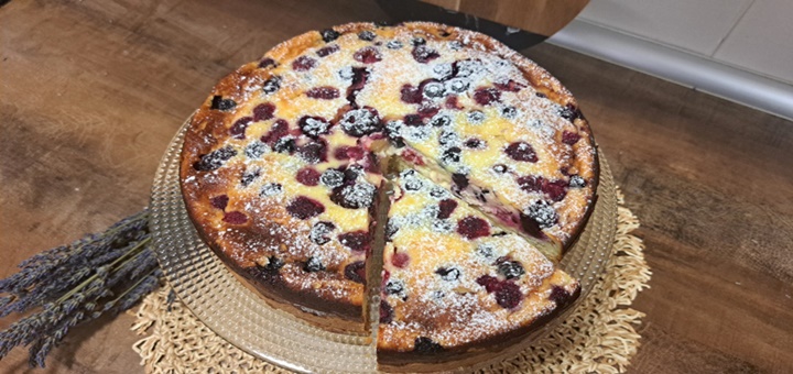 Yogurt Berry Cake