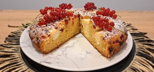 Red Currant Cake